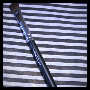 SOLD Mac 255 Brush NIB/Discontinued/Natural Hair